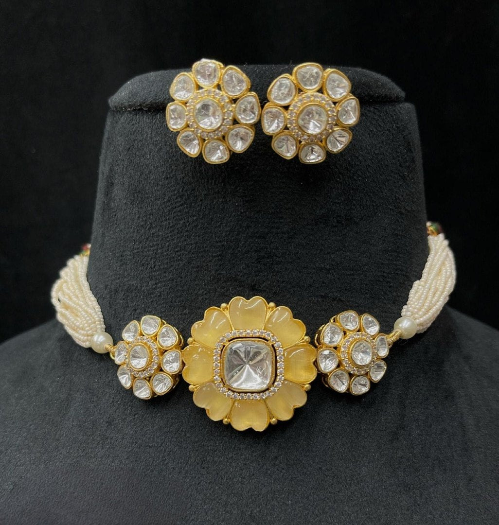 Niyati choker With earrings
