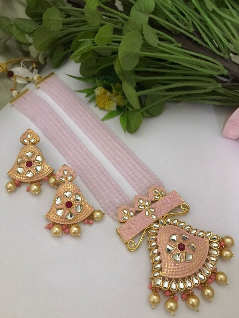 Menka kundan set