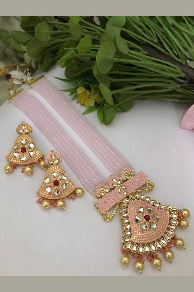 Menka kundan set