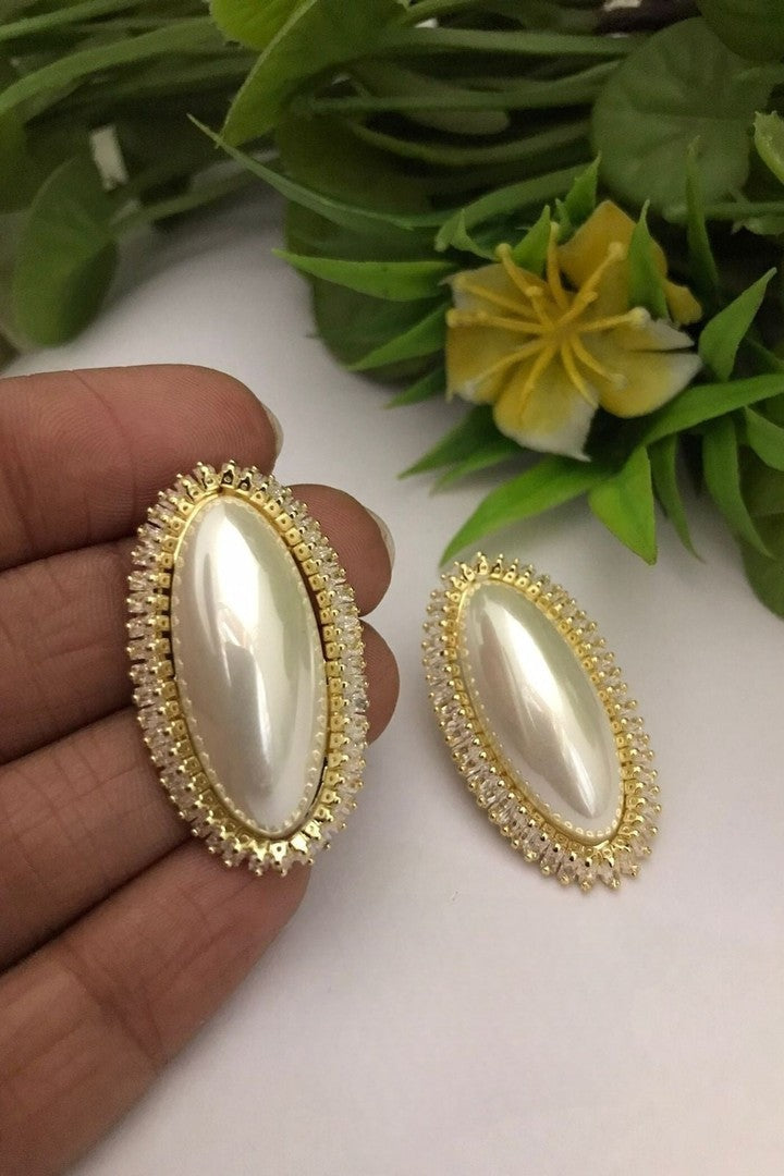 Julia ad pearl earrings