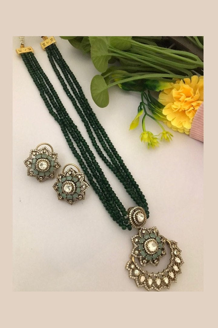 Mrinal polki kundan set