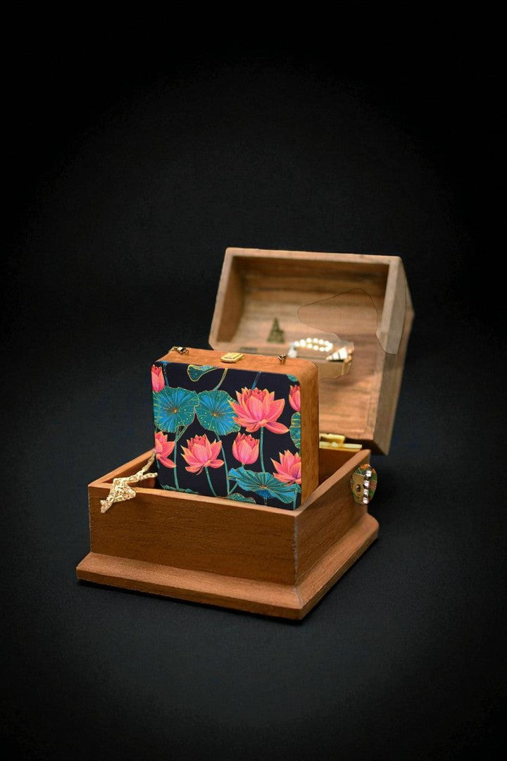 Lotus Clutch