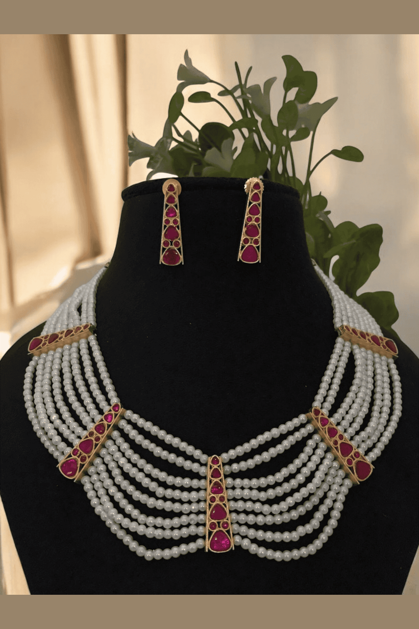 Naisha kundan set