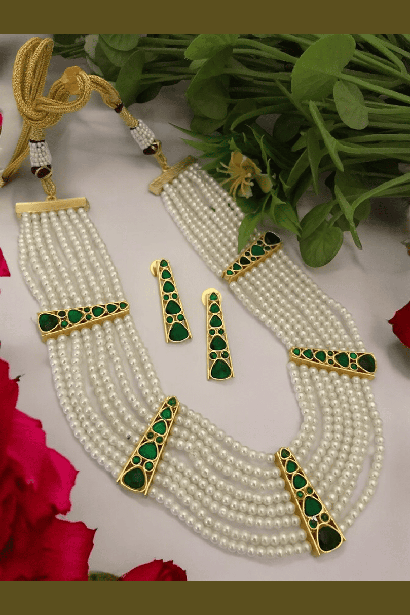 Suhani kundan set