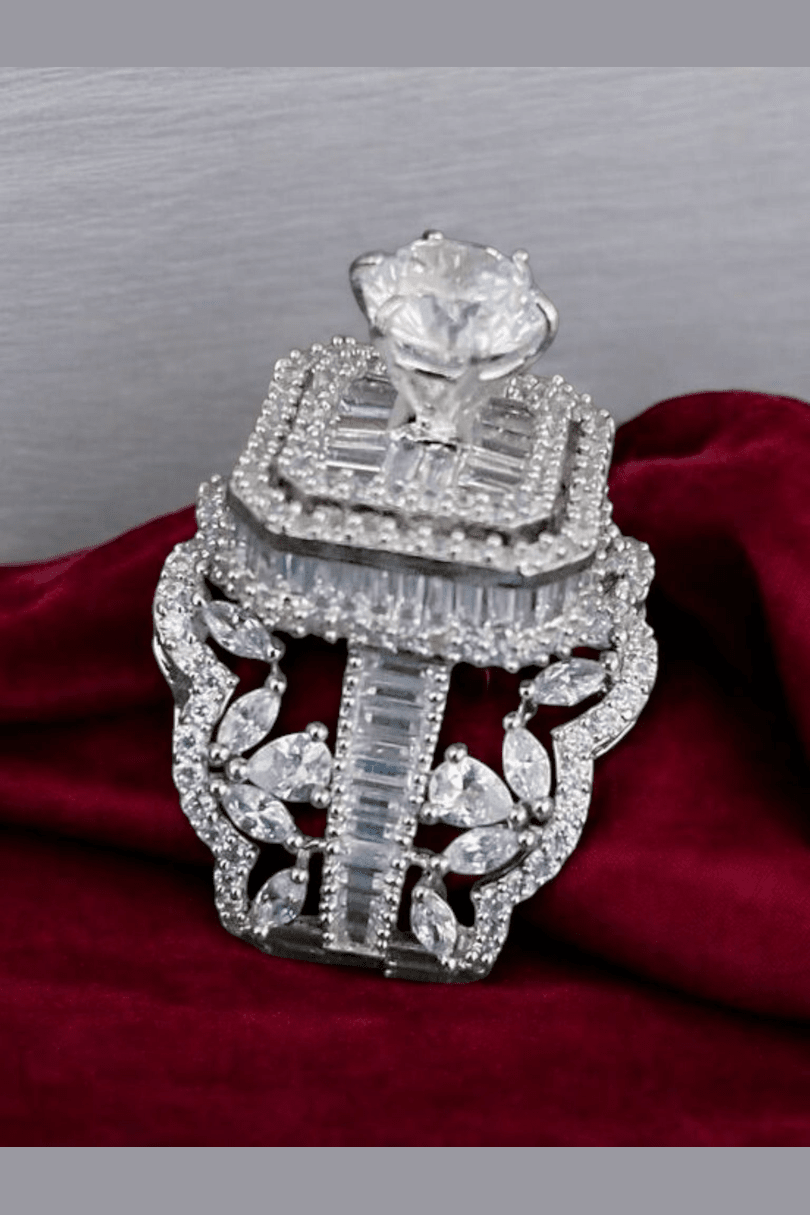Queen diamond look Ring