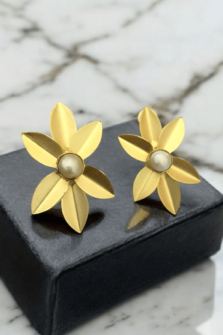 Sunehri real pearl earrings