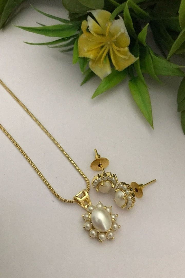 Real pearl Sanskruti sleek pendant set