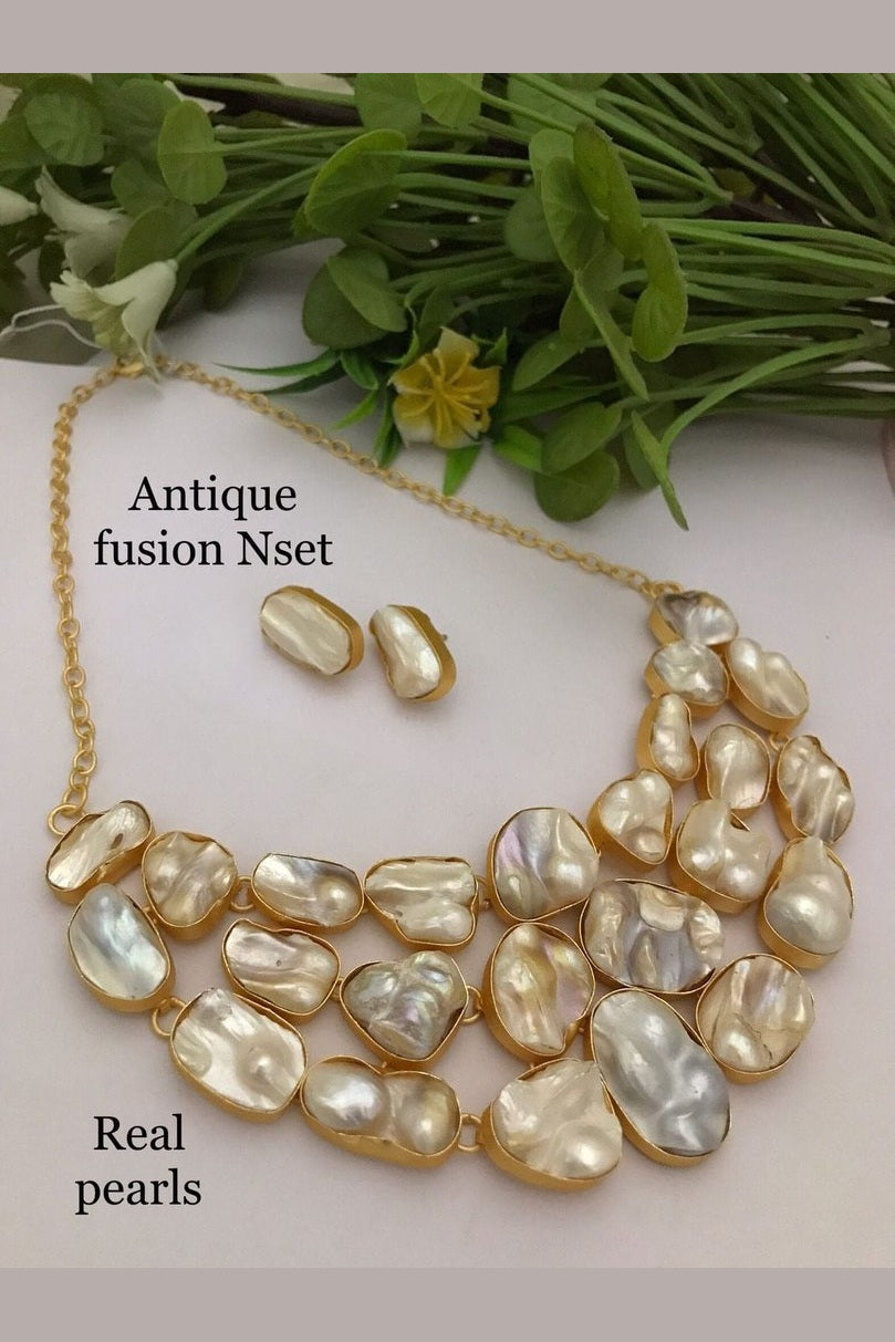 Sundari real pearl set