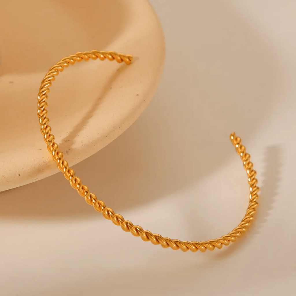 B-100 – 18k Gold Plated Stainless Steel Tarnish Free Waterproof Female bracelet