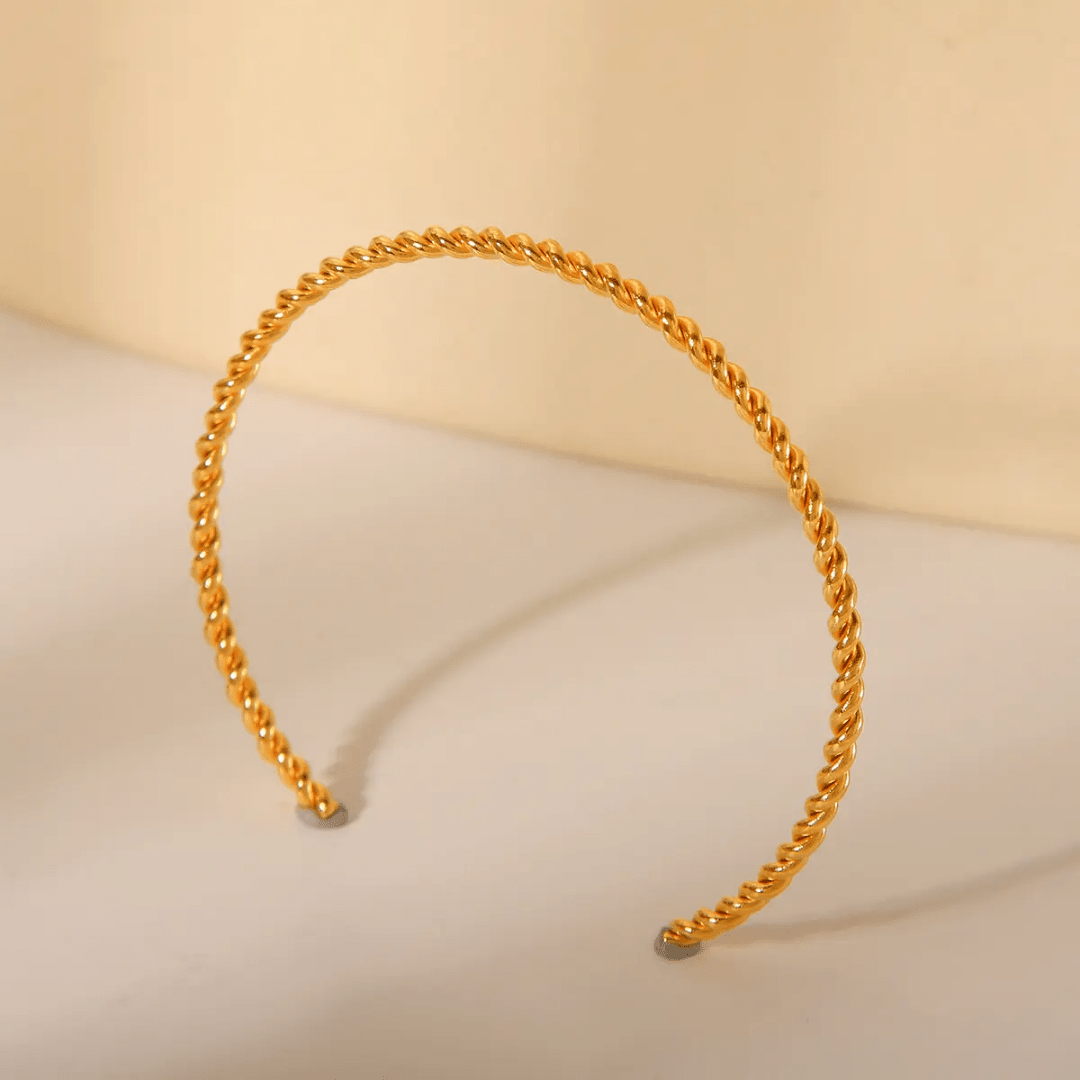B-100 – 18k Gold Plated Stainless Steel Tarnish Free Waterproof Female bracelet