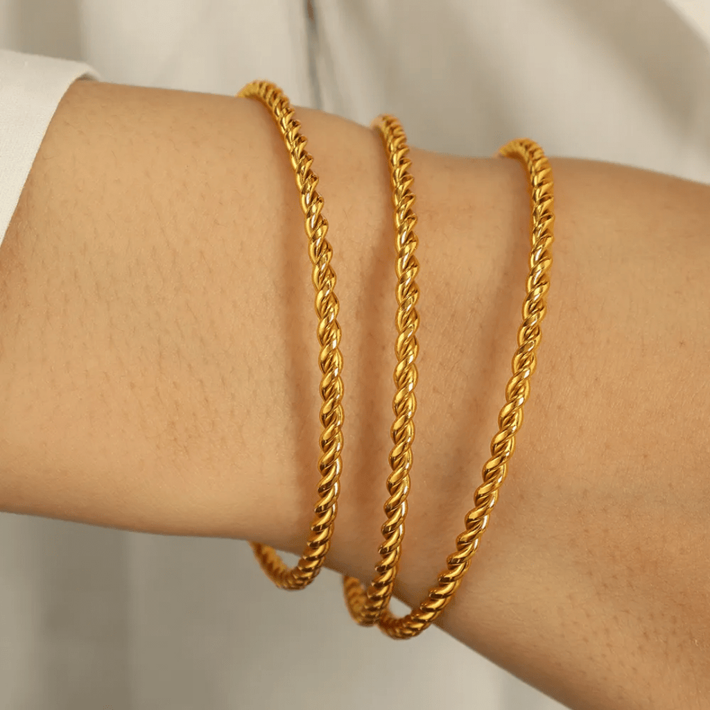 B-100 – 18k Gold Plated Stainless Steel Tarnish Free Waterproof Female bracelet