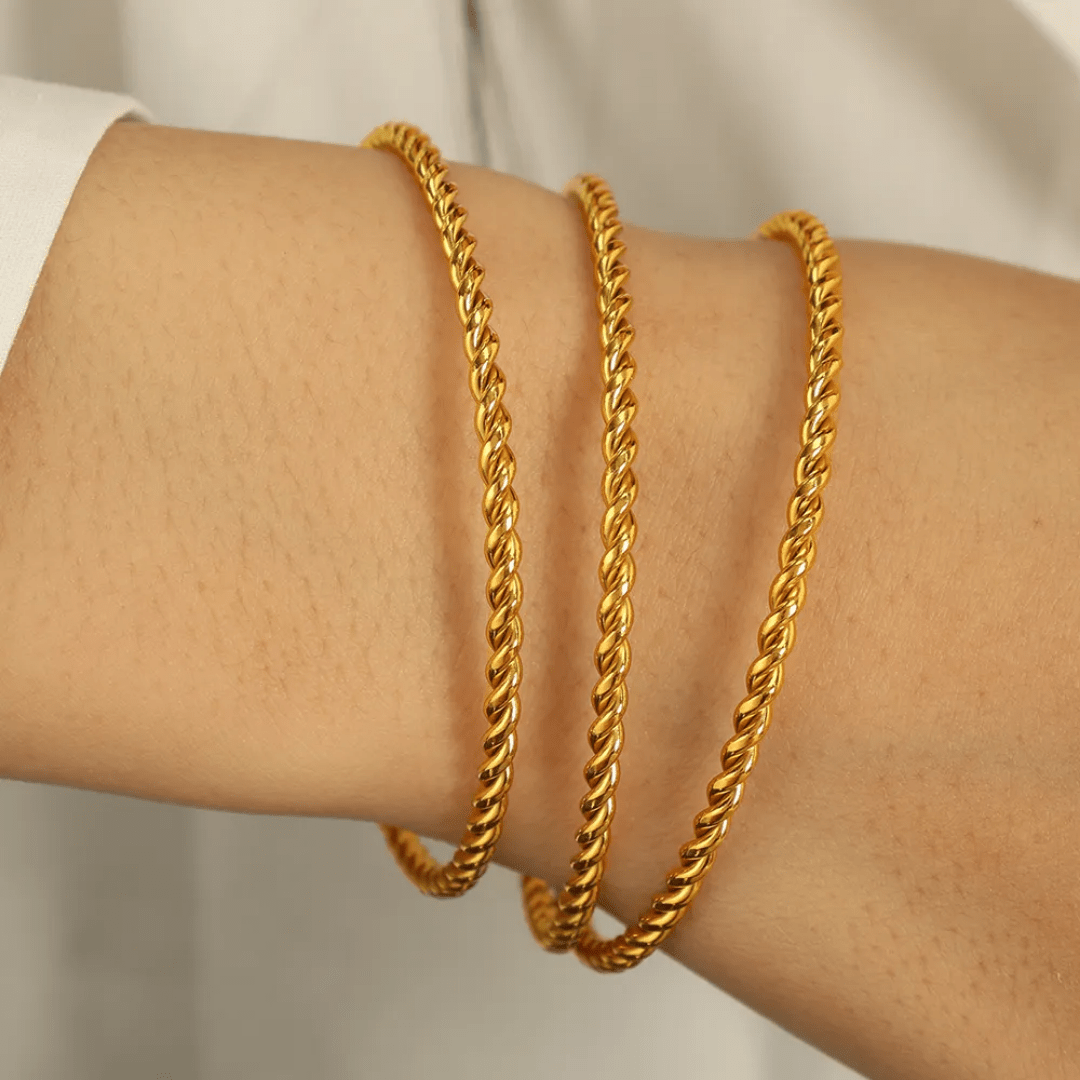 B-100 – 18k Gold Plated Stainless Steel Tarnish Free Waterproof Female bracelet