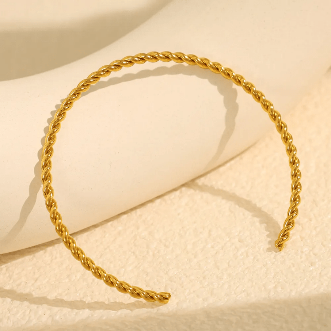 B-100 – 18k Gold Plated Stainless Steel Tarnish Free Waterproof Female bracelet