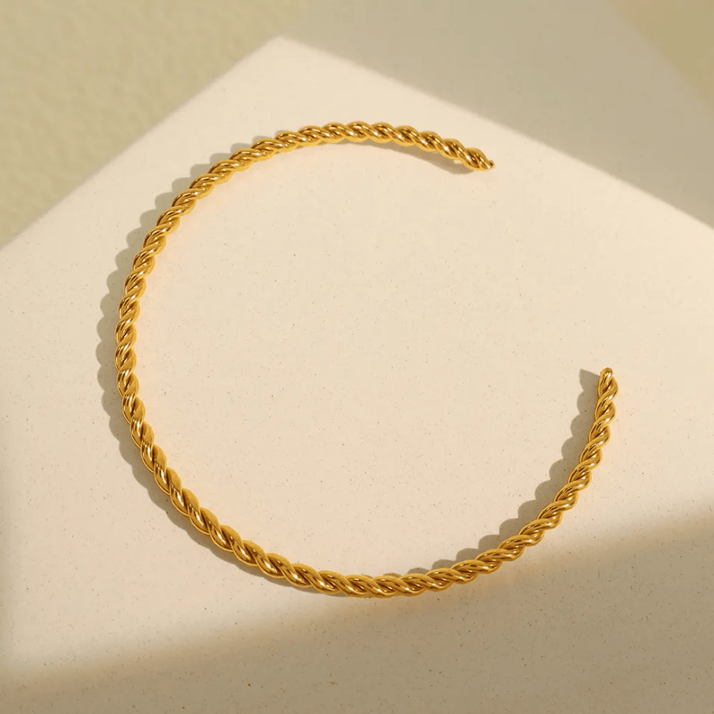 B-100 – 18k Gold Plated Stainless Steel Tarnish Free Waterproof Female bracelet