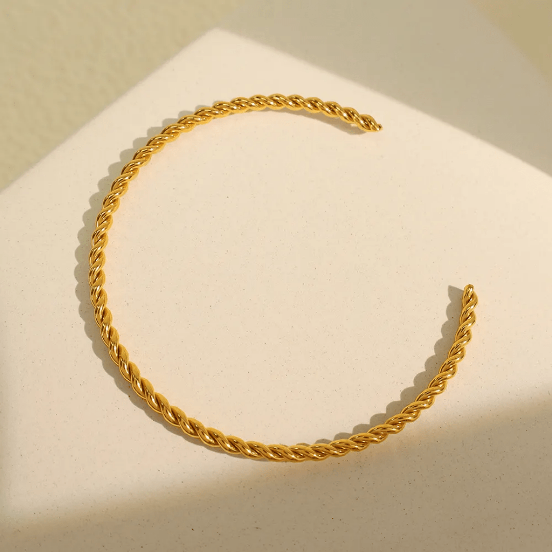 B-100 – 18k Gold Plated Stainless Steel Tarnish Free Waterproof Female bracelet
