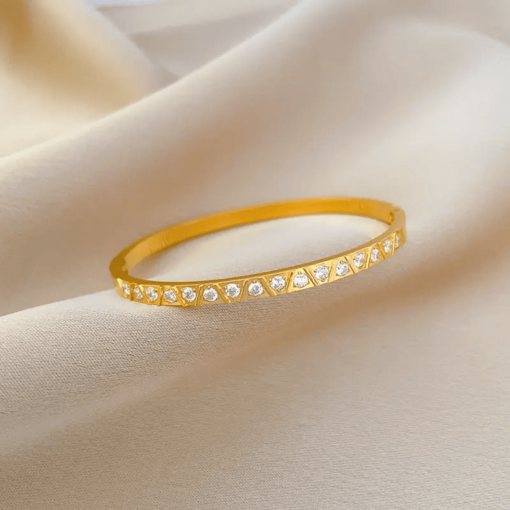 B-104 – 18k Gold Plated Stainless Steel Tarnish Free Waterproof Female Jewellery