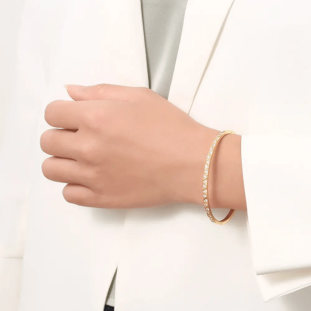 B-104 – 18k Gold Plated Stainless Steel Tarnish Free Waterproof Female Jewellery