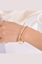 B-104 – 18k Gold Plated Stainless Steel Tarnish Free Waterproof Female Jewellery