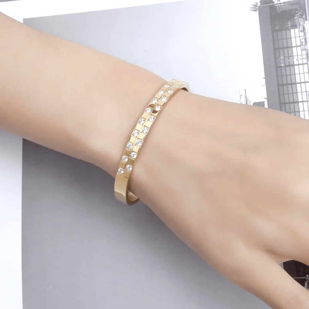 B-102 – 18k Gold Plated Stainless Steel Tarnish Free Waterproof Female Jewellery