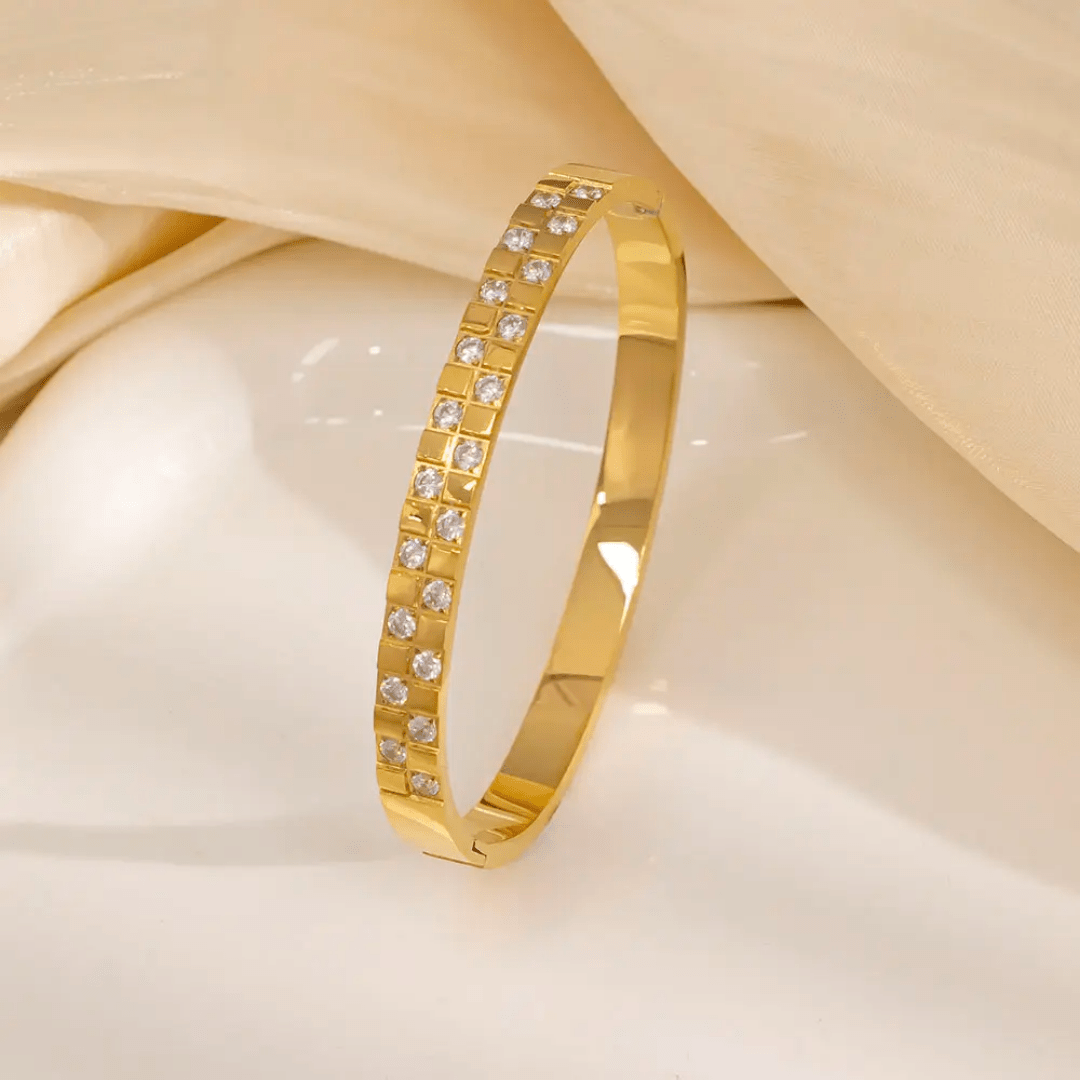 B-102 – 18k Gold Plated Stainless Steel Tarnish Free Waterproof Female Jewellery