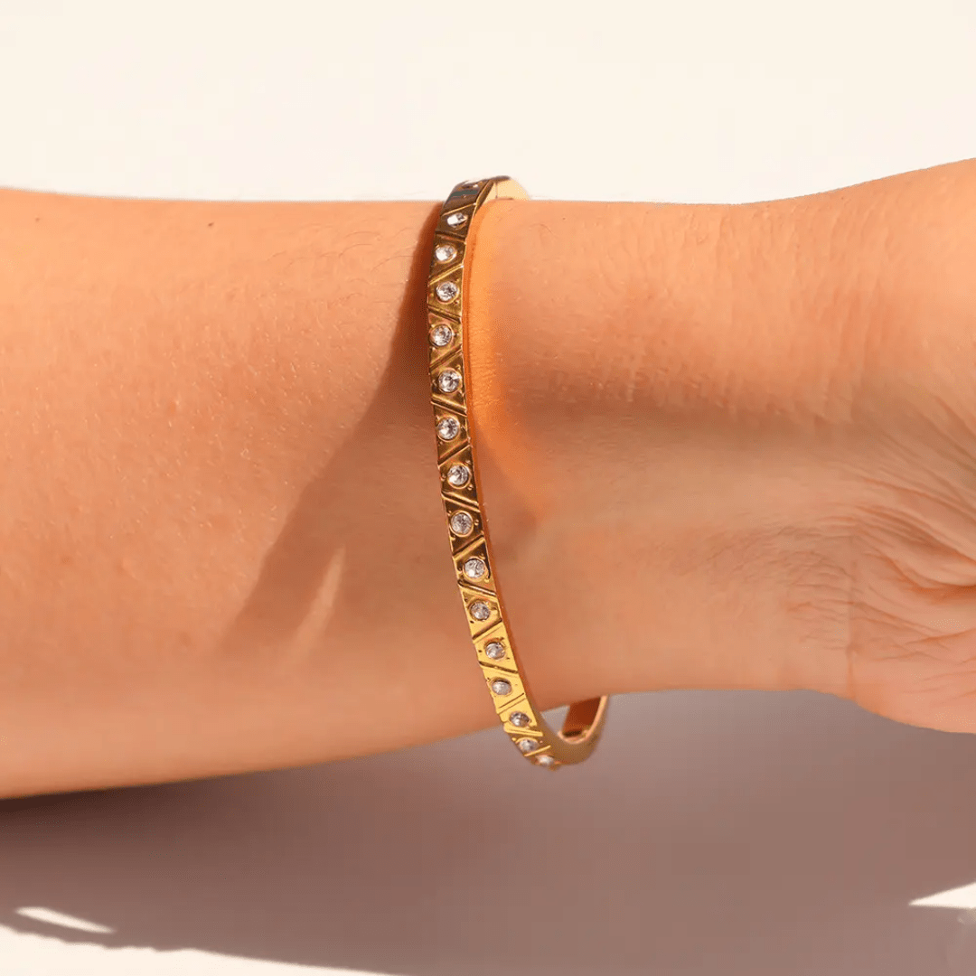 B-104 – 18k Gold Plated Stainless Steel Tarnish Free Waterproof Female Jewellery
