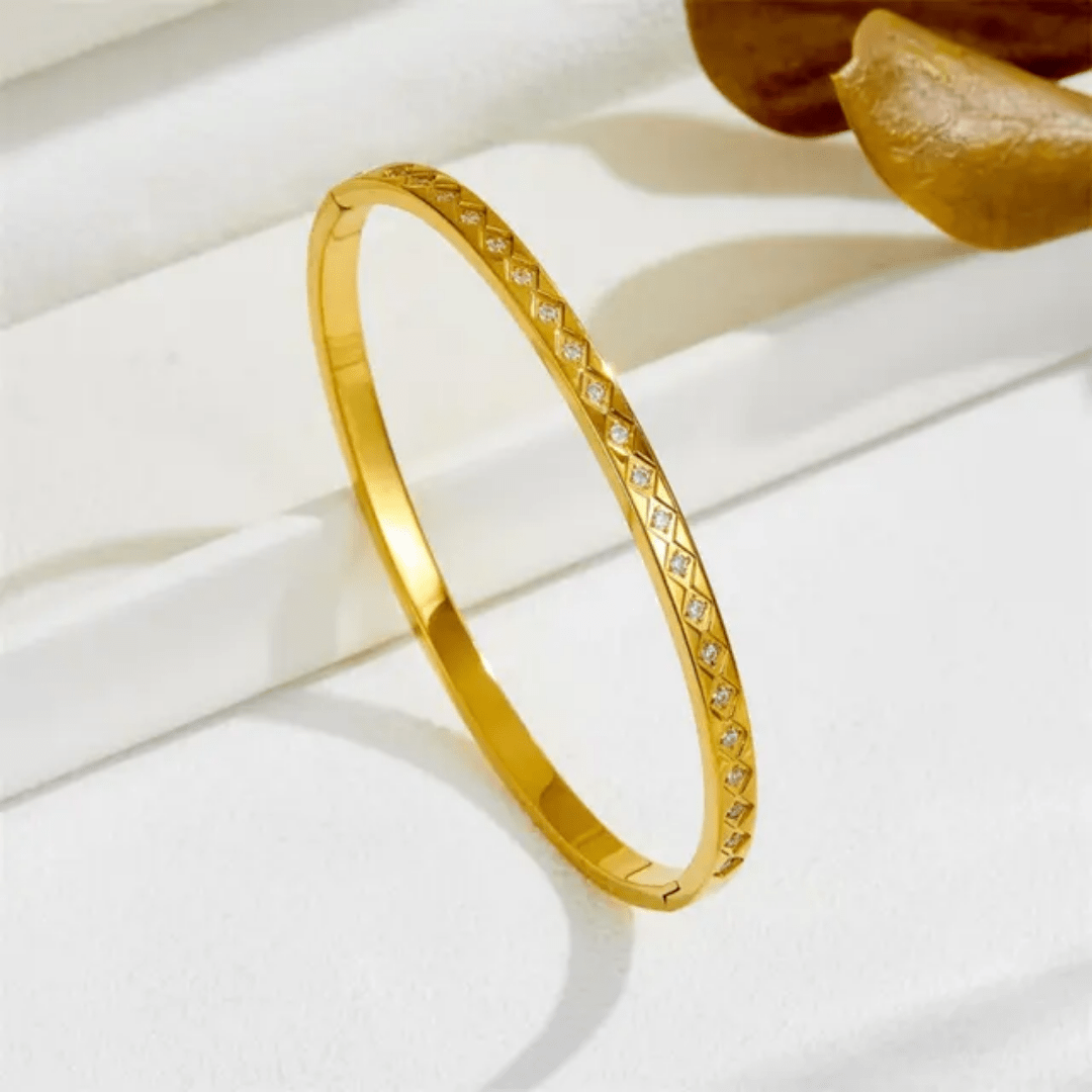 B-109- 18k Gold Plated Stainless Steel Tarnish Free Waterproof Female Jewellery