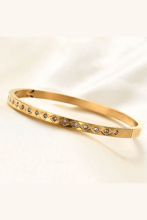 B-109- 18k Gold Plated Stainless Steel Tarnish Free Waterproof Female Jewellery