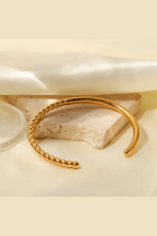 B-111– 18k Gold Plated Stainless Steel Tarnish Free Waterproof Female bracelet