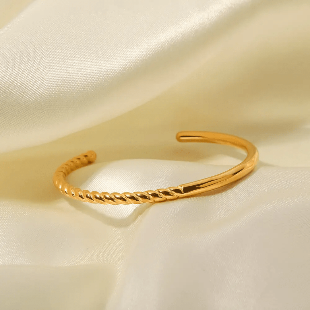 B-111– 18k Gold Plated Stainless Steel Tarnish Free Waterproof Female bracelet