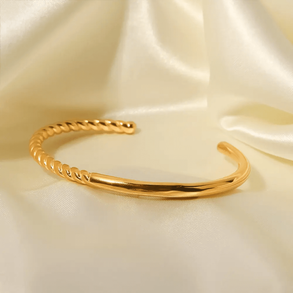 B-111– 18k Gold Plated Stainless Steel Tarnish Free Waterproof Female bracelet