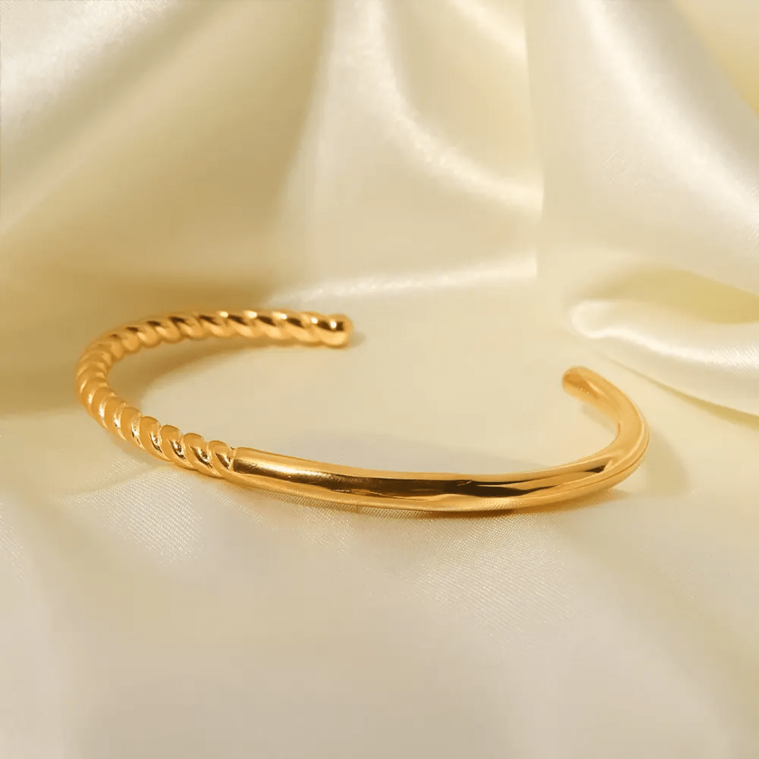 B-111– 18k Gold Plated Stainless Steel Tarnish Free Waterproof Female bracelet
