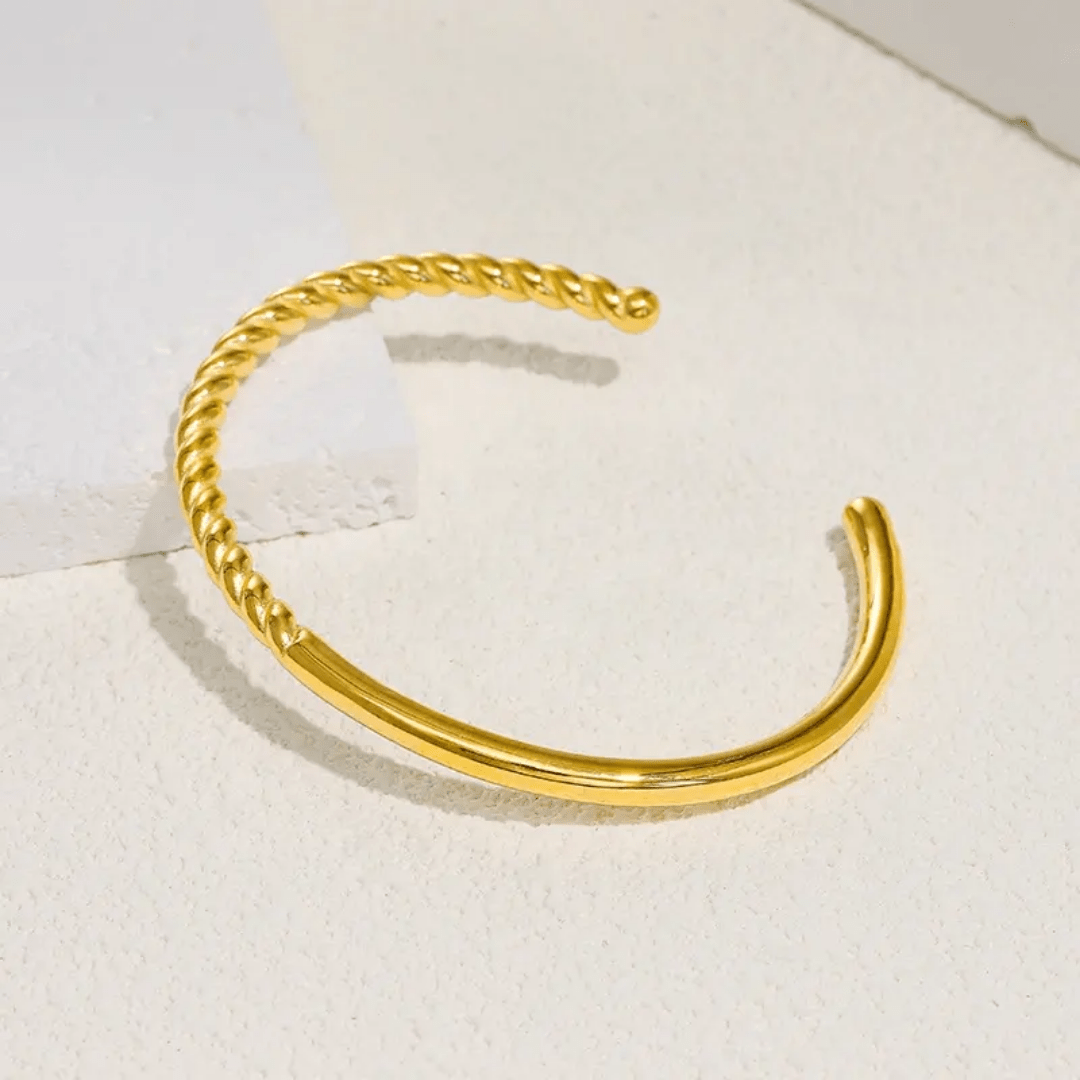 B-111– 18k Gold Plated Stainless Steel Tarnish Free Waterproof Female bracelet
