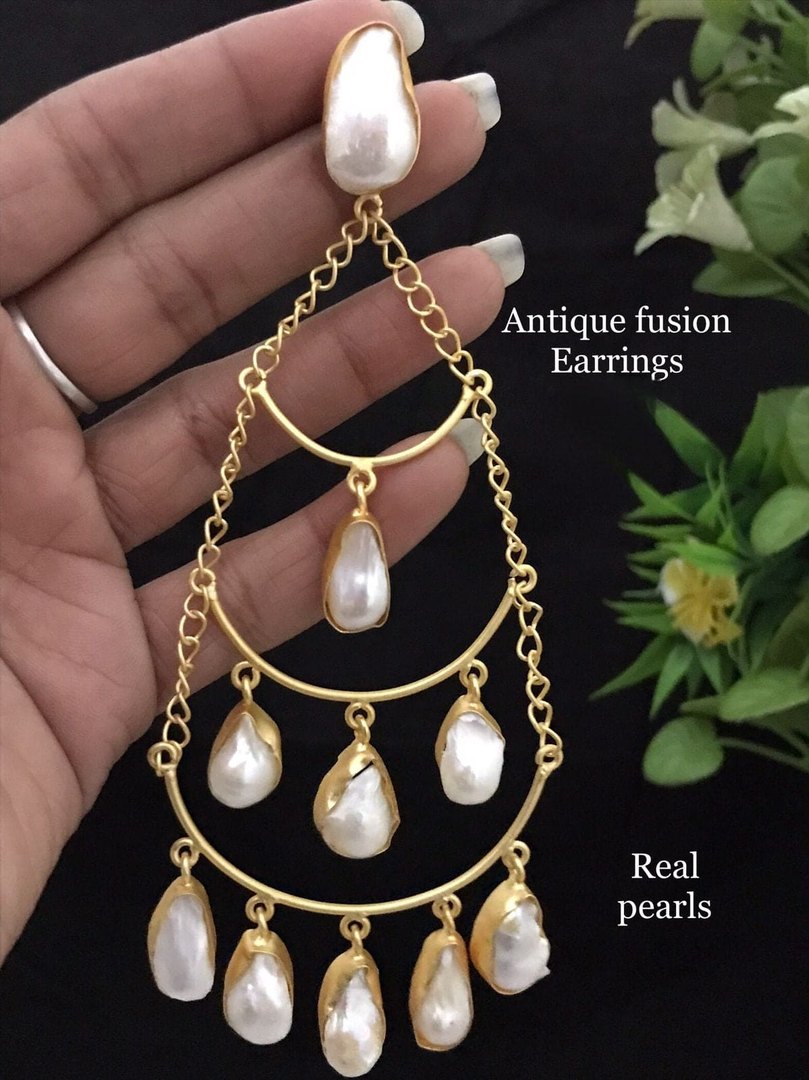 Suchita long real pearl earrings