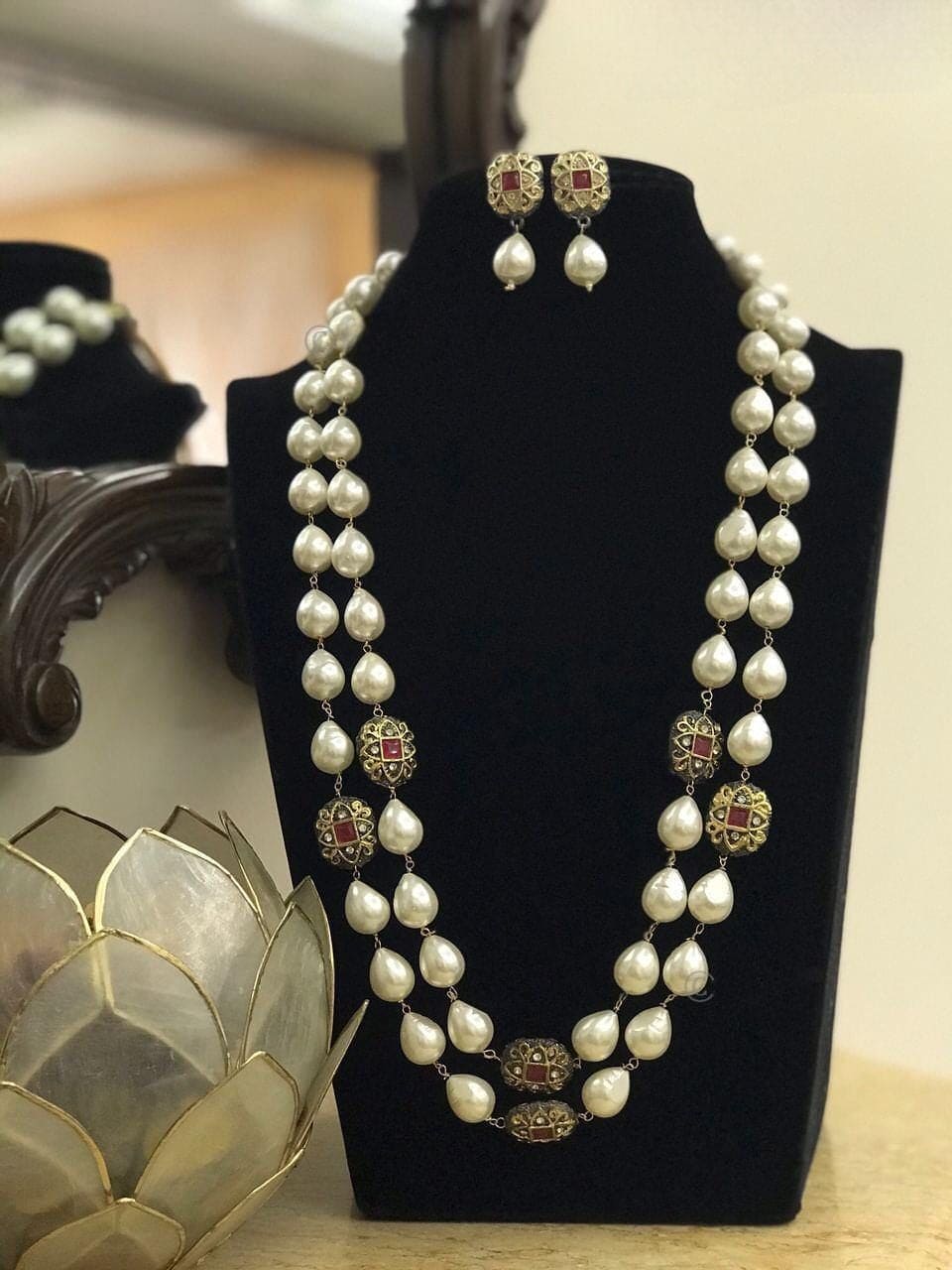 Sajni Shell Pearl Mala