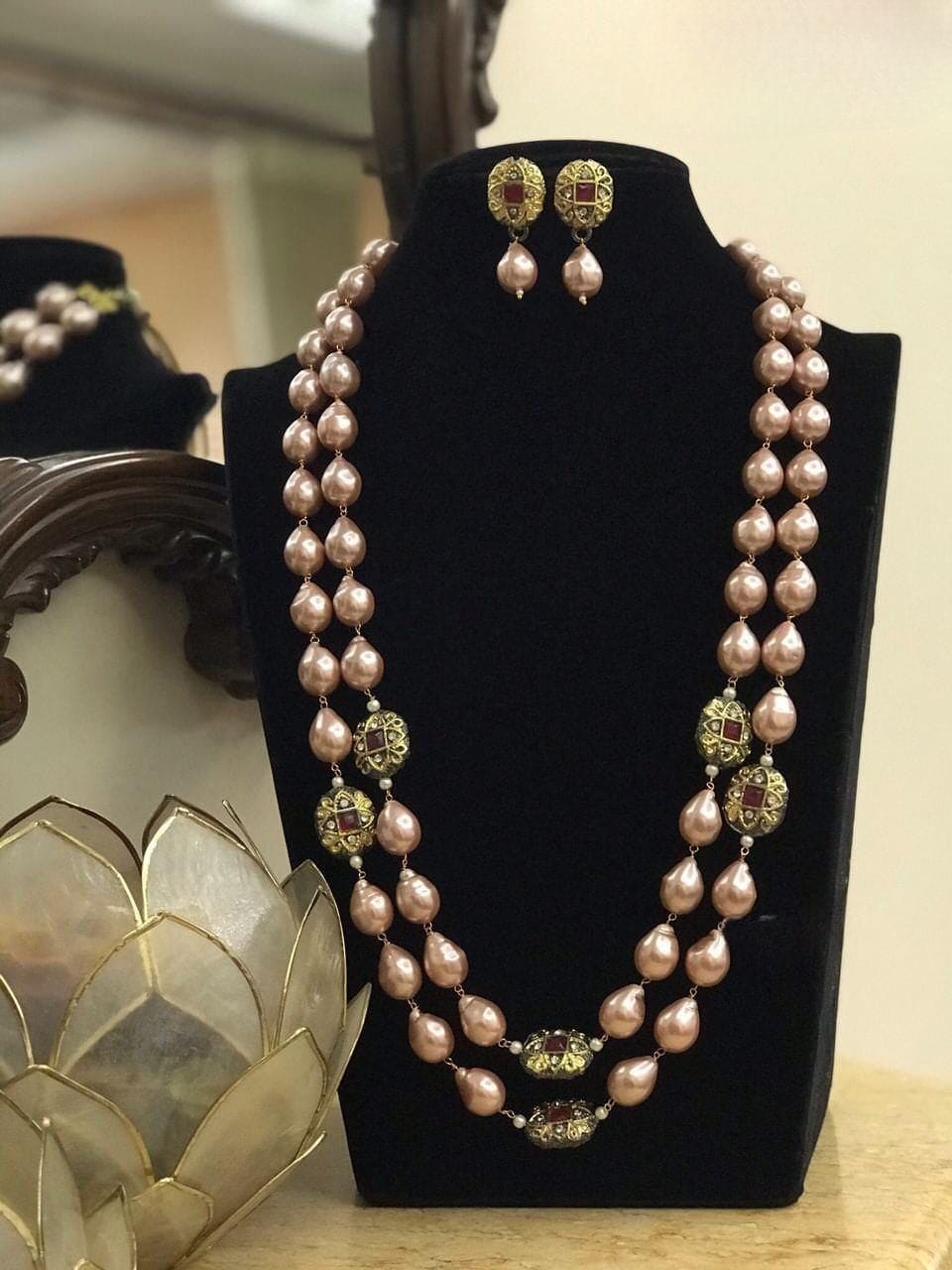 Sajni Shell Pearl Mala