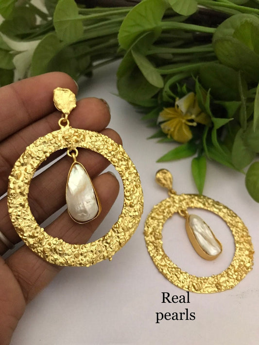 Real pearl Julia Hoops