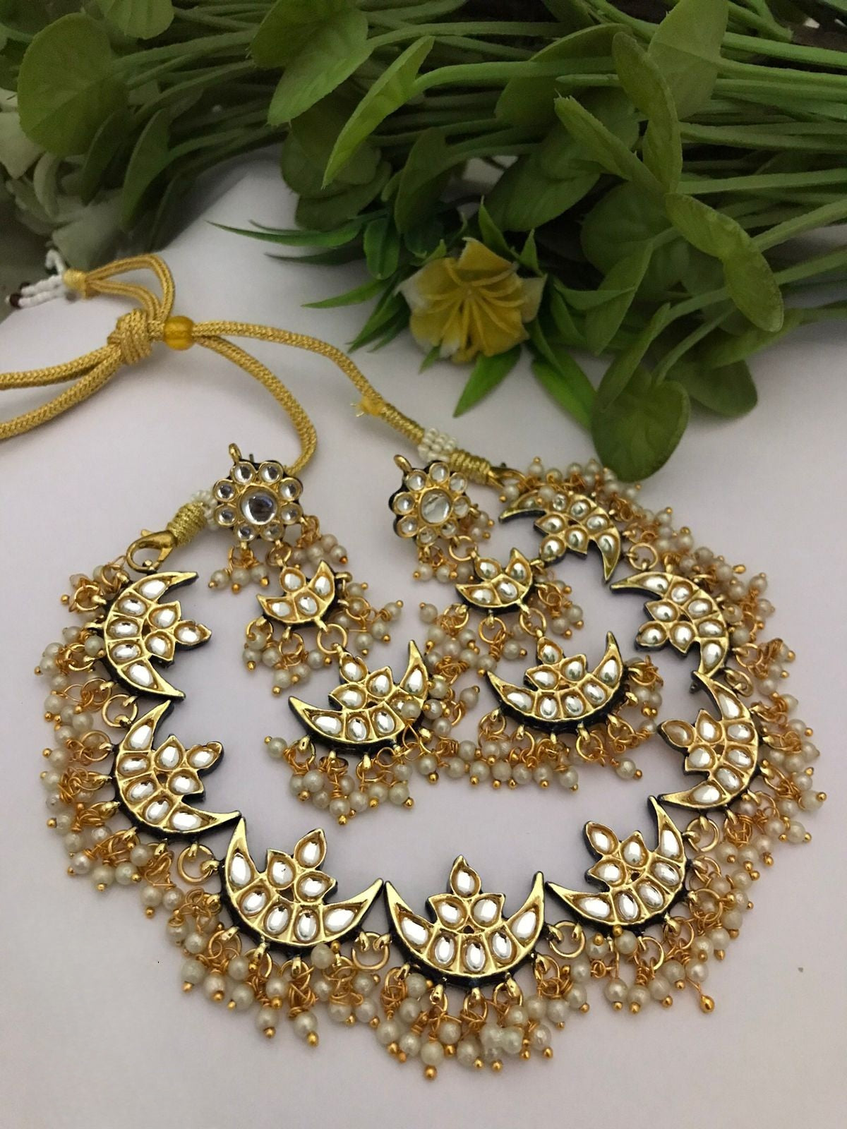 Aadrika kundan set