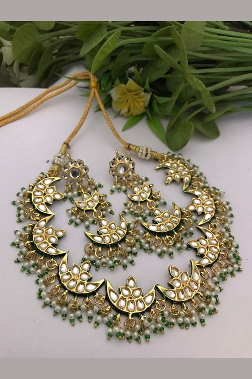 Aadrika kundan set