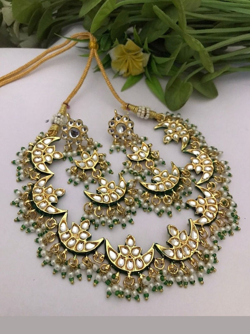 Aadrika kundan set