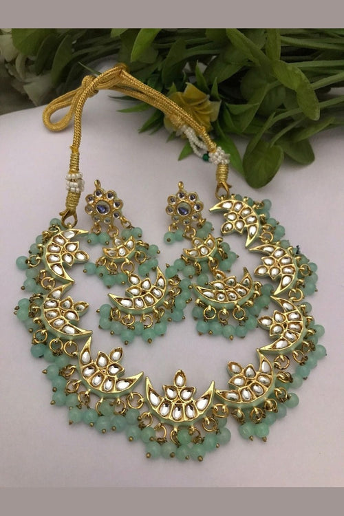 Aadrika kundan set