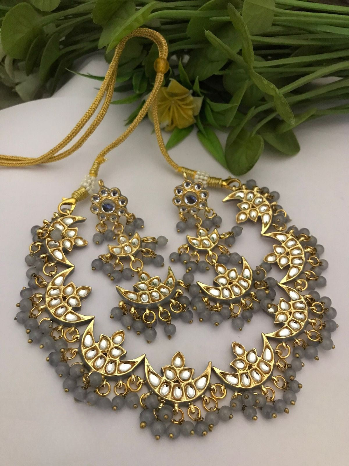 Aadrika kundan set