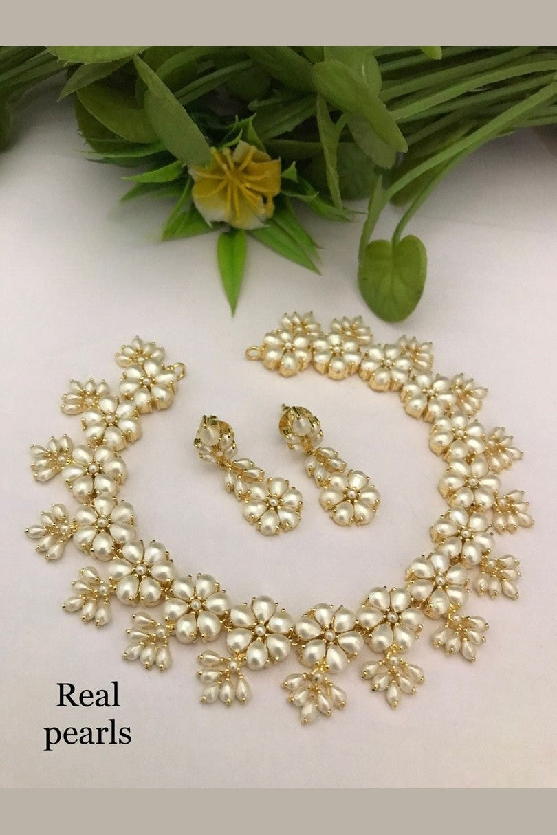 Real pearl Gaurangi flower design sleek set