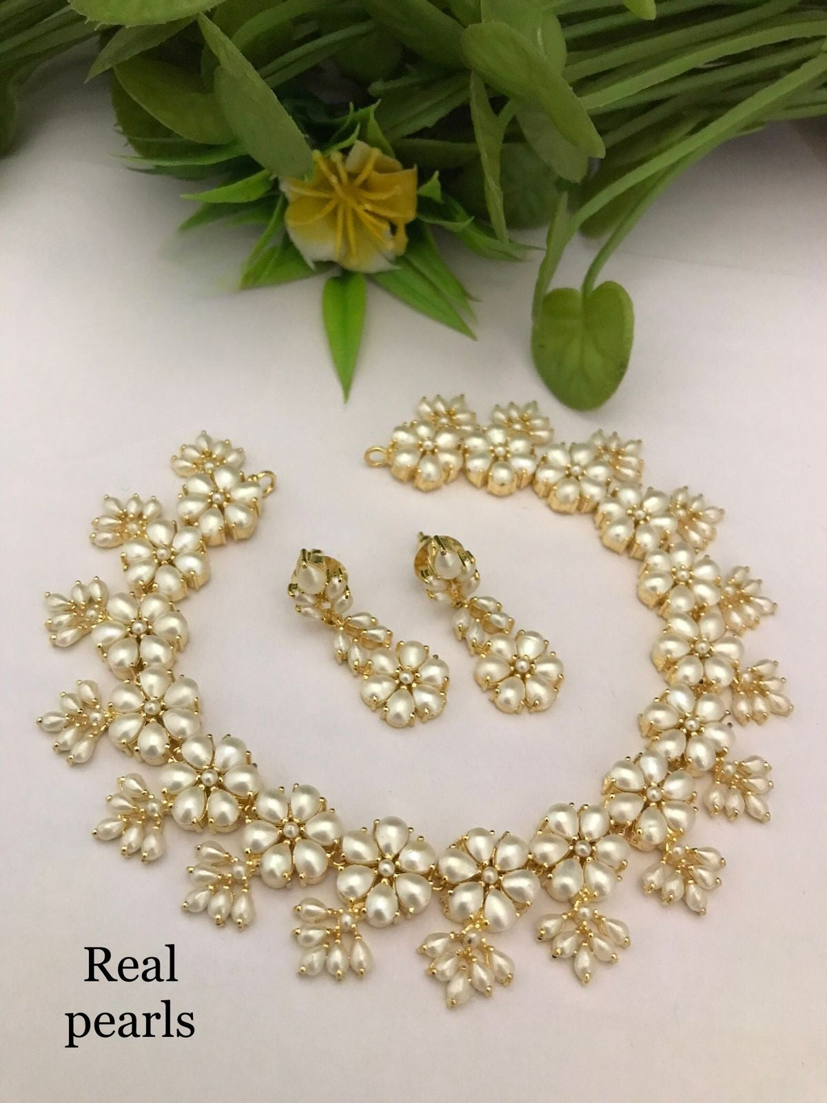 Real pearl Gaurangi flower design sleek set