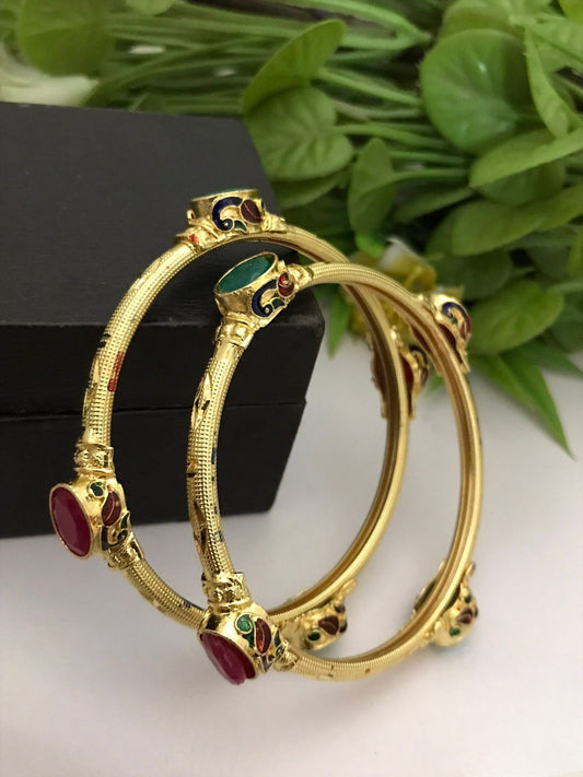 Tvarita bangles