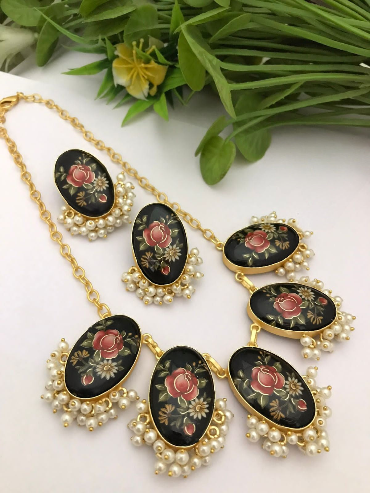 Oviya real pearl Hand-painted set