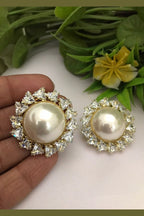 Zara ad pearl earrings