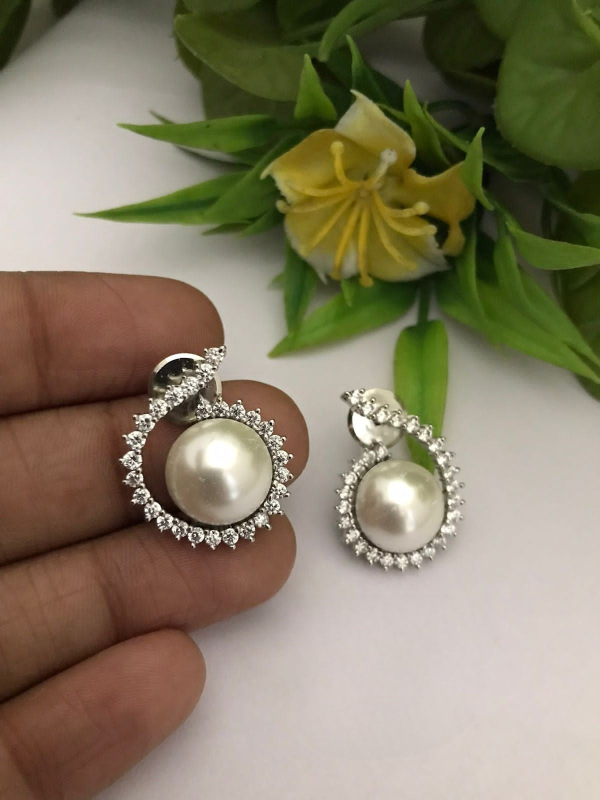 Suhaani ad earrings