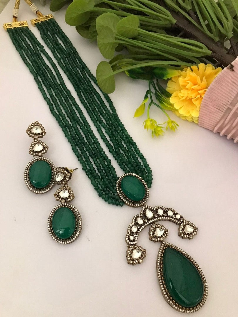 Pihu Kundan set