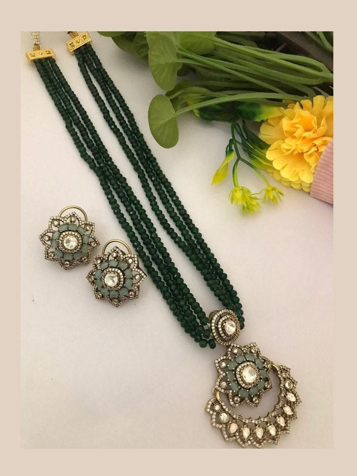 Mrinal polki kundan set