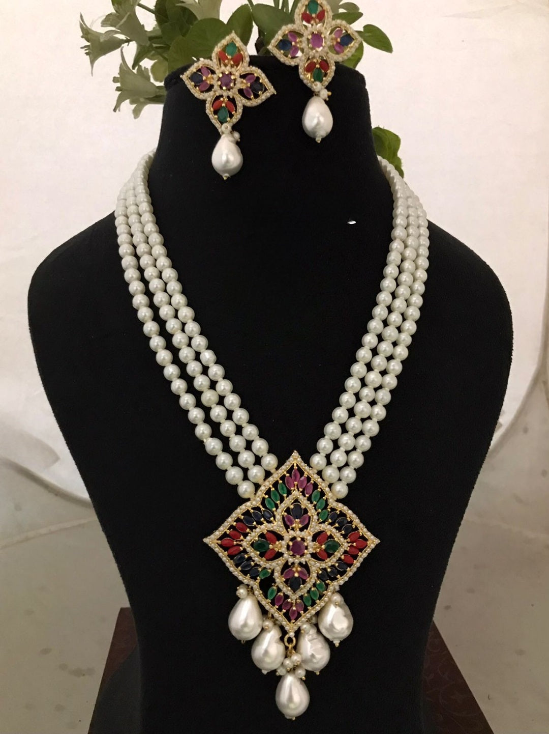 Nimiksha real pearl set